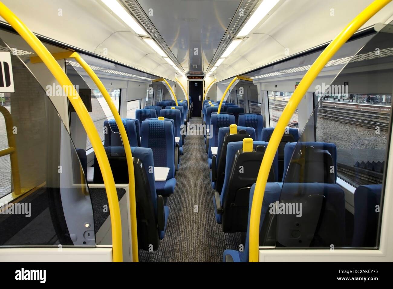 Intérieur de Northern Rail Class 170 'Turbostar' train diesel. York, Royaume-Uni. Banque D'Images