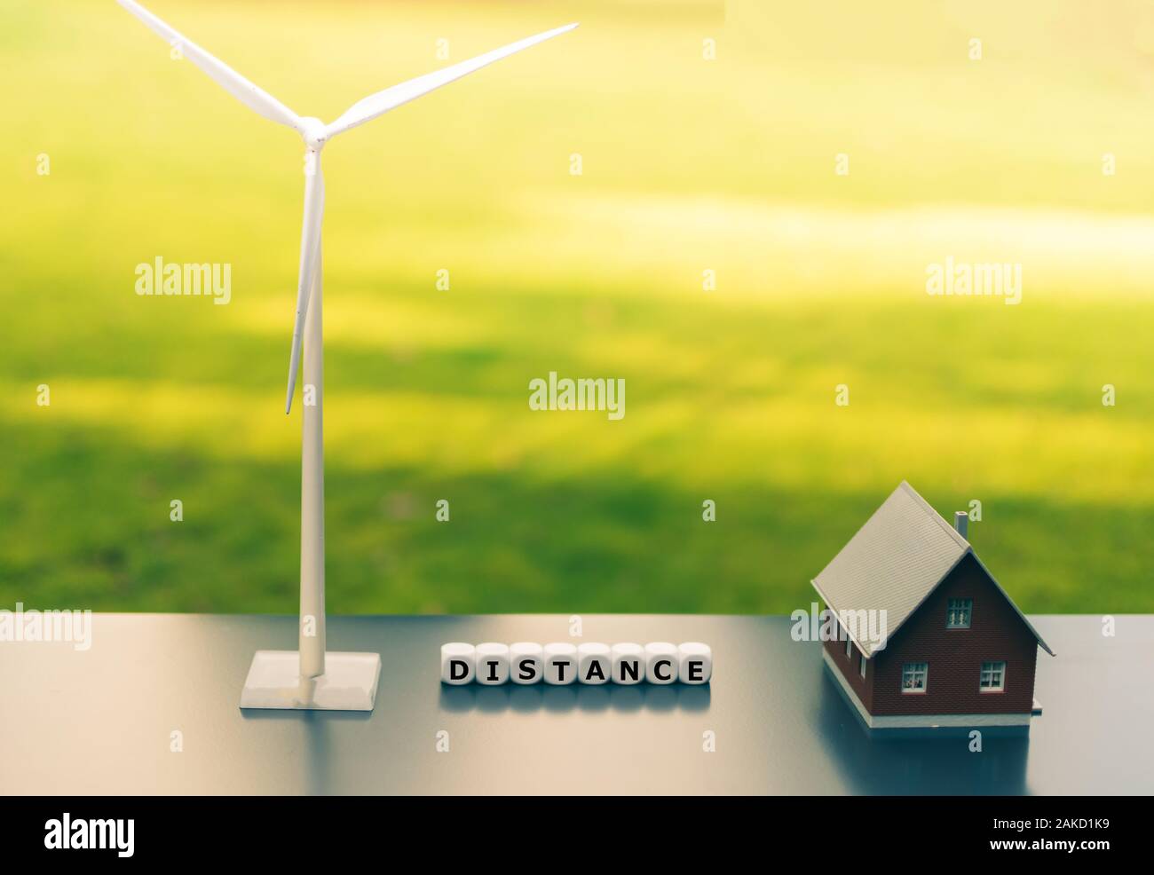 Symbole de la distance minimale entre les éoliennes et les zones résidentielles. Banque D'Images