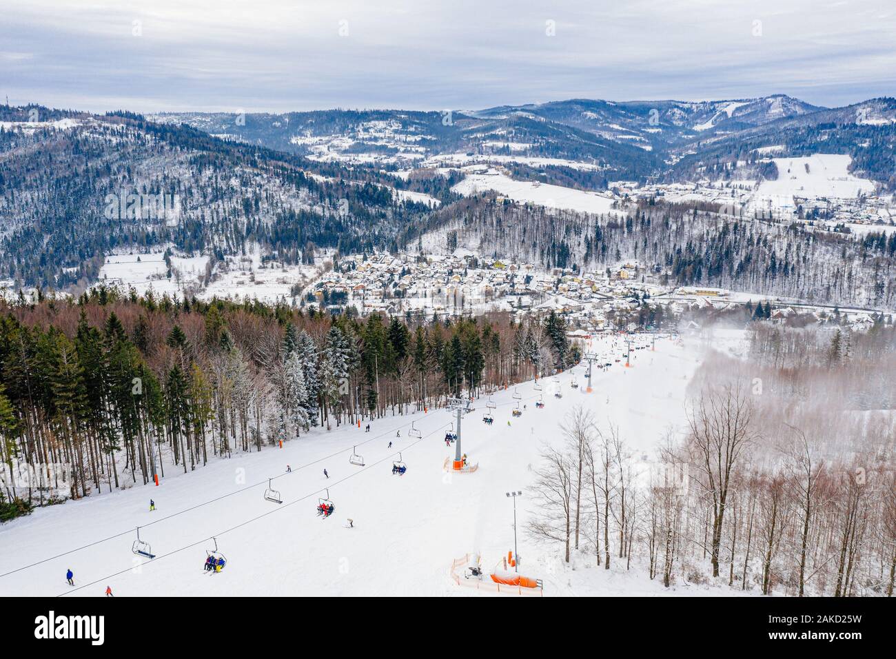 Drone aérien sur la tour de saut à ski de Wisla Malinka Banque D'Images