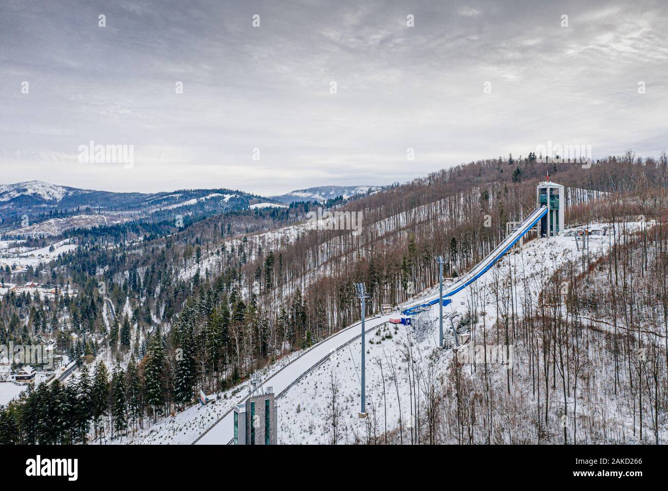 Drone aérien sur la tour de saut à ski de Wisla Malinka Banque D'Images