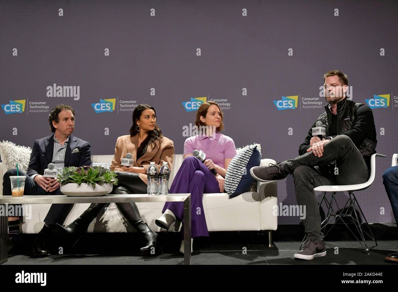 Las Vegas, NV, USA. 8 janvier, 2020. Oren Katzeff, Shay Mitchell, Jessica Burns, Sean à Kisker Leaders dans la circonscription d'engagement premier ventilateur Direct-to-Consumer vague durant ces 2020 au Aria Resort & Casino à Las Vegas, Nevada le 8 janvier 2020. Credit : Damairs Carter/media/Alamy Punch Live News Banque D'Images