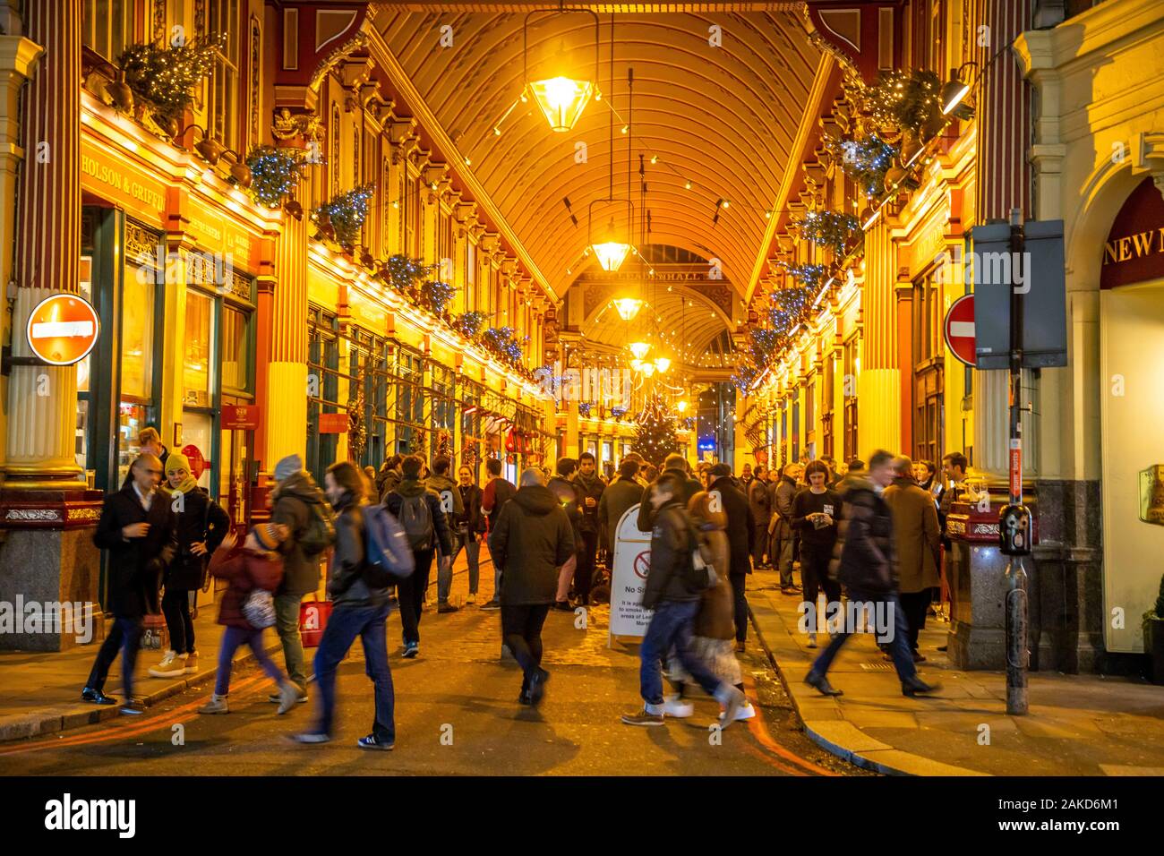 Leadenhall Market, l'époque de Noël, pub, Londres, Royaume-Uni, Banque D'Images