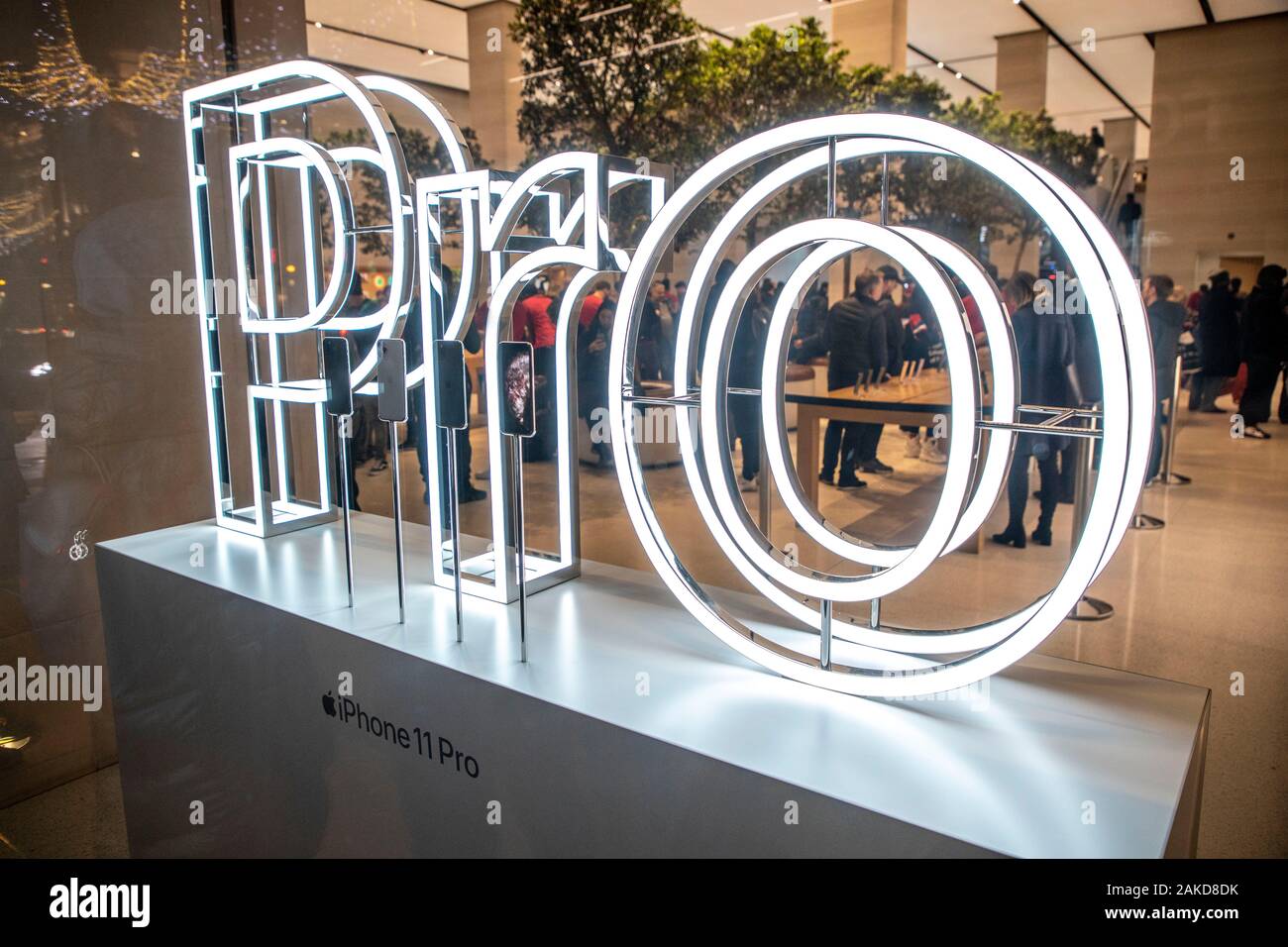 Apple Shop, présentant l'iPhone 11 Pro, Showcase, London, Royaume-Uni, Banque D'Images