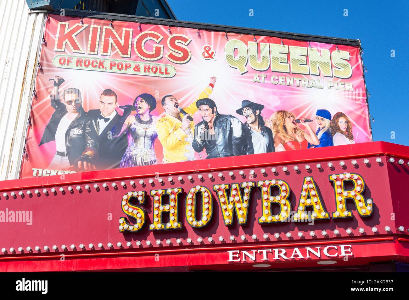 'Kings & Queens à Central Pier' show enseigne publicitaire, de la Promenade, Blackpool, Lancashire, Angleterre, Royaume-Uni Banque D'Images