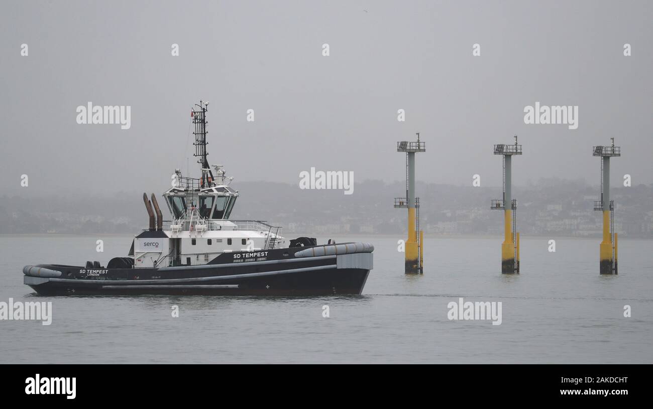 Vue générale de la Marine Serco services exploités tug boat Tempest SD à Portsmouth. PA Photo. Photo date : mercredi 8 janvier 2020. Crédit photo doit se lire : Andrew Matthews/PA Wire Banque D'Images