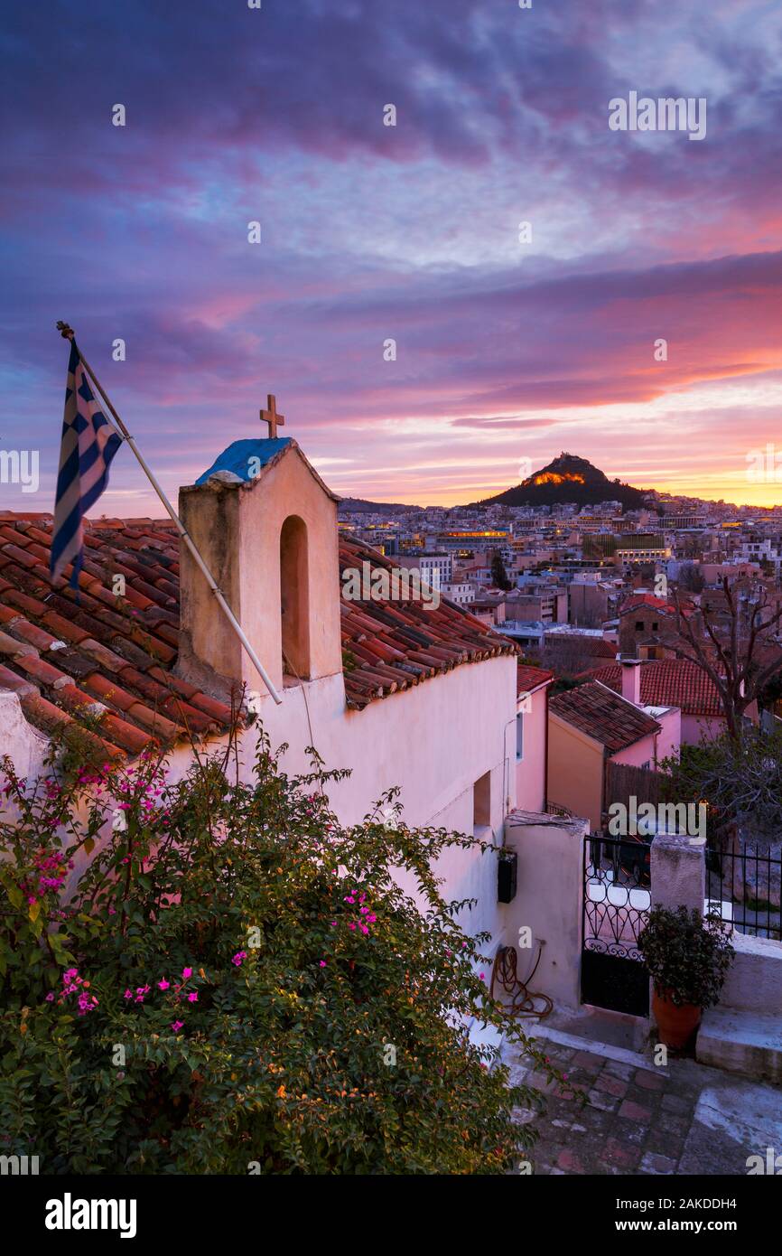 Vue de la colline Lycabettus d'Anafiotika quartier dans la vieille ville d'Athènes, Grèce. Banque D'Images
