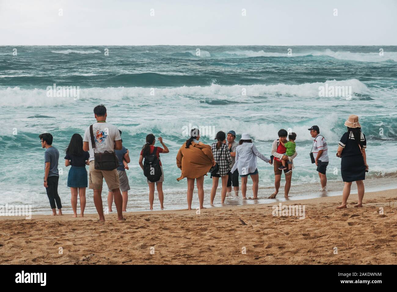 Les touristes sur la plage Baisha (Bai Sha Wa), dans le sud de Taïwan utilisé comme lieu de tournage dans le film Life of Pi, par réalisateur Taiwanais Ang Lee Banque D'Images