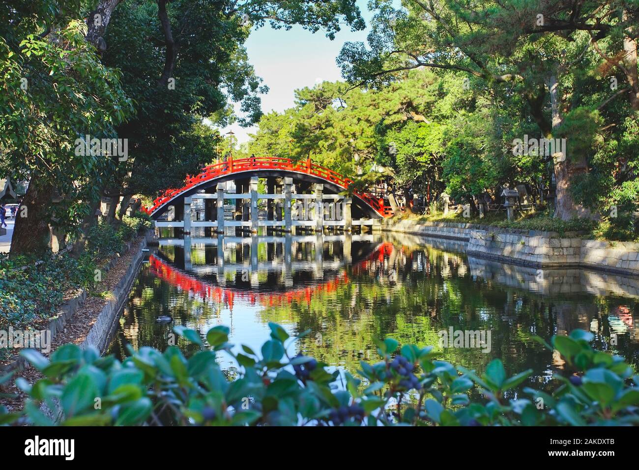 Osaka, Japon - 15 décembre 2019 : Bel Sorihashi pont de Sumiyoshi Taisha, c'est le fameux voyage destinations-ville d'Osaka. Banque D'Images Osaka, Japon - 15 décembre 2019 : Bel Sorihashi pont de Sumiyoshi Taisha, c'est le fameux voyage destinations-ville d'Osaka. Banque D'Images