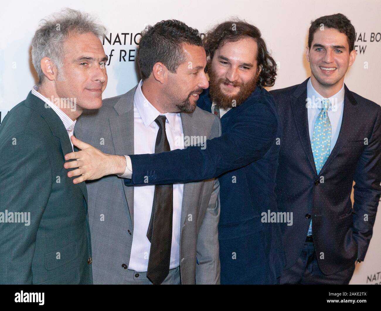 New York, NY - 8 janvier, 2020 : Ronald Bronstein, Adam Sandler, Josh Safdie, Benny Safdie assister à la National Board of Review 2020 Gala au Cipriani 42nd street Banque D'Images