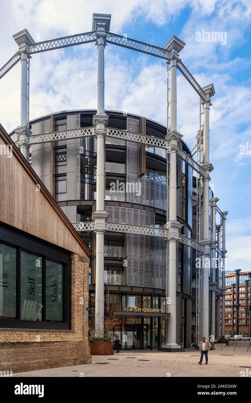 CAMDEN, Londres : Gazomètres Immeuble dans rue stable - partie de la réaménagement de Kings Cross Banque D'Images