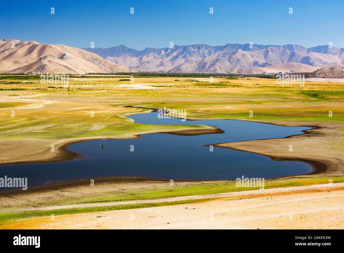 Lake Isabella près de Bakersfield, à moins de 13  % de sa capacité au cours de la sécheresse de 2012-2017 en Californie. Californie, USA, septembre 2014. Banque D'Images
