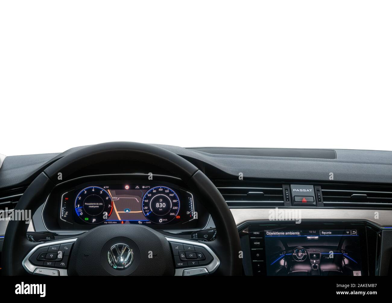 Et l'intérieur du cockpit isolés une Volkswagen Passat voiture sur un fond blanc Banque D'Images