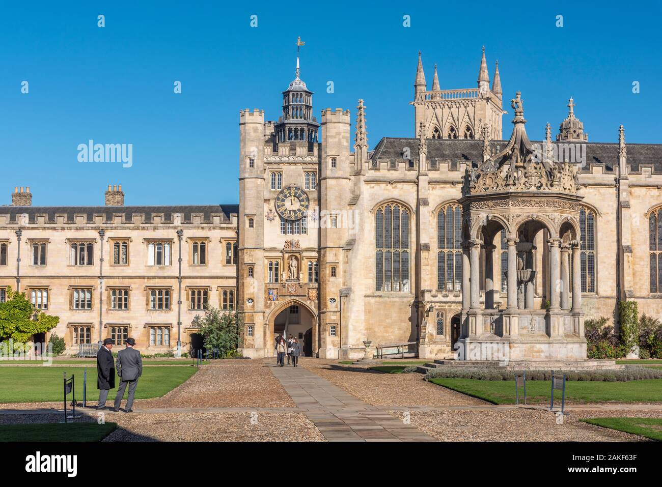 Royaume-uni, Angleterre, Cambridge, Cambridgeshire, Université de Cambridge, Trinity College, Grande Cour Banque D'Images Royaume-uni, Angleterre, Cambridge, Cambridgeshire, Université de Cambridge, Trinity College, Grande Cour Banque D'Images