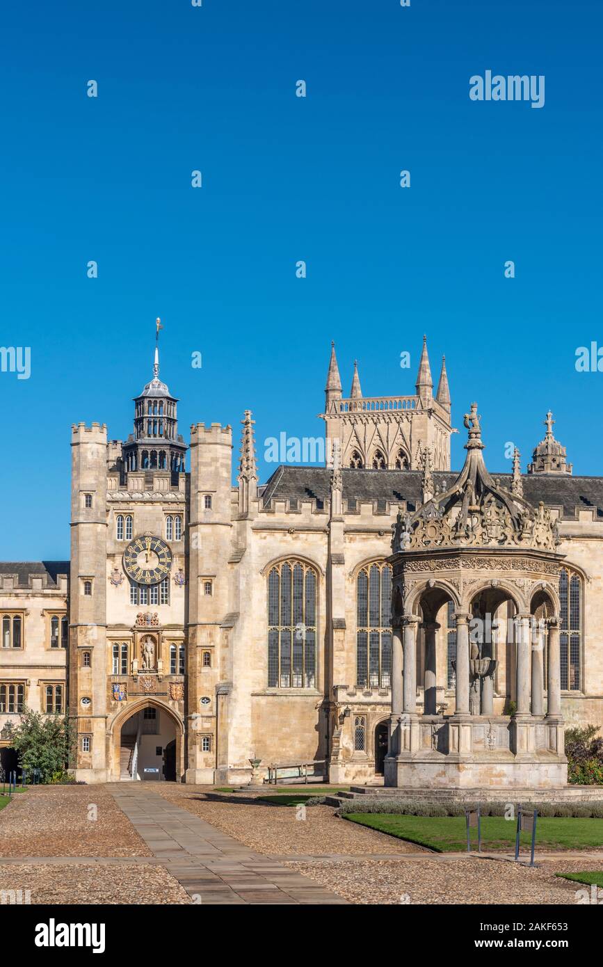 Royaume-uni, Angleterre, Cambridge, Cambridgeshire, Université de Cambridge, Trinity College, Grande Cour Banque D'Images Royaume-uni, Angleterre, Cambridge, Cambridgeshire, Université de Cambridge, Trinity College, Grande Cour Banque D'Images