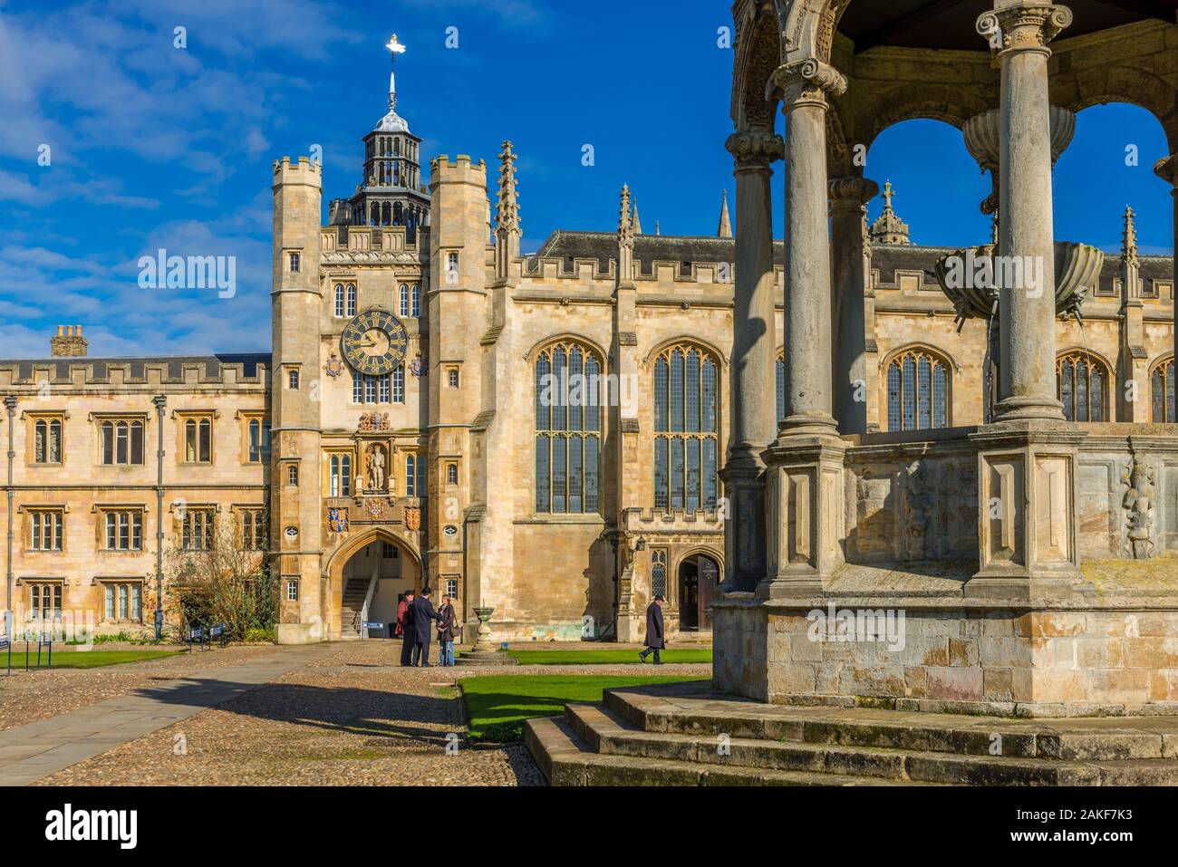 Royaume-uni, Angleterre, Cambridge, Cambridgeshire, Université de Cambridge, Trinity College, Grande Cour Banque D'Images Royaume-uni, Angleterre, Cambridge, Cambridgeshire, Université de Cambridge, Trinity College, Grande Cour Banque D'Images
