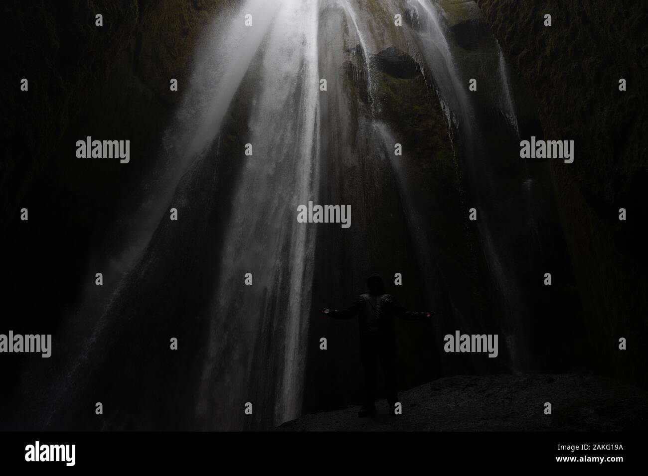 Cascade grotte cachée dans Gljufrabui l'Islande Banque D'Images