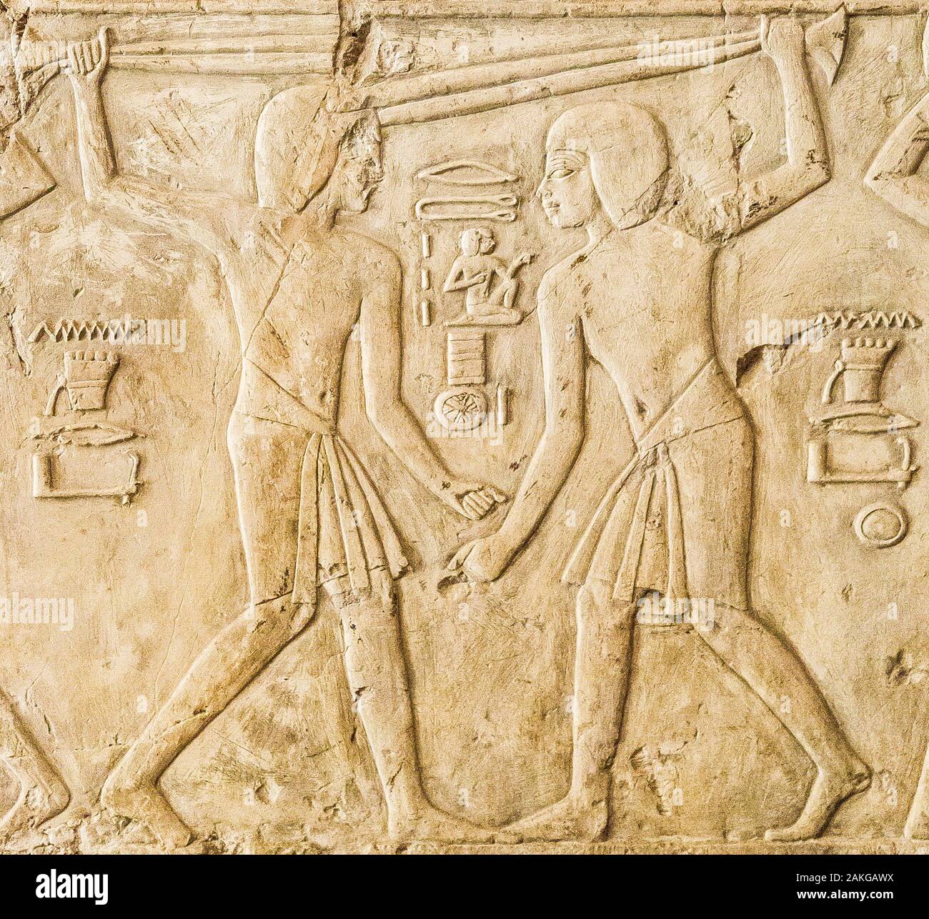 Thèbes en Egypte, Assassif (partie de la vallée des Nobles), tombe de Kheruef. Dans le contexte du jubilé du roi, cette lutte est-elle réelle ou fausse ? Banque D'Images