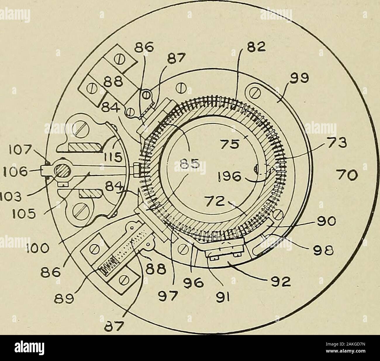Cyclopedia of textile travail : une bibliothèque de référence générale sur le coton, de laine et de fils de laine peignée, tissage, fabrication de la conception, de la chimie et de teinture, de finition, le tricot, et les sujets . nd-et-tricot rond, mais l'une des cames 83 actes ; mais sur le talon-et-orteil,travail lorsque le cames sont tous donné un mouvement alternatif, le twoinclines ou cams 83 tour de soulever les aiguilles. Les deux tirer-cams 84, d'abaisser les aiguilles et d'attirer les boucles de fil, face à l'op-directions composites^ l'un vers l'autre. Chaque came 84 est formée sur le tricot 259242 fin d'un bloc 85, qui est fixé à un Banque D'Images