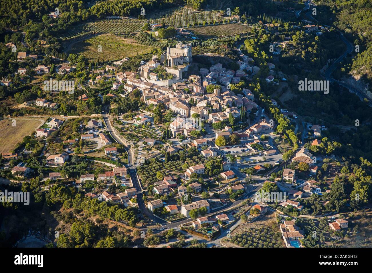 La France, Vaucluse, Le Barroux, le château au 16ème siècle (vue aérienne) Banque D'Images