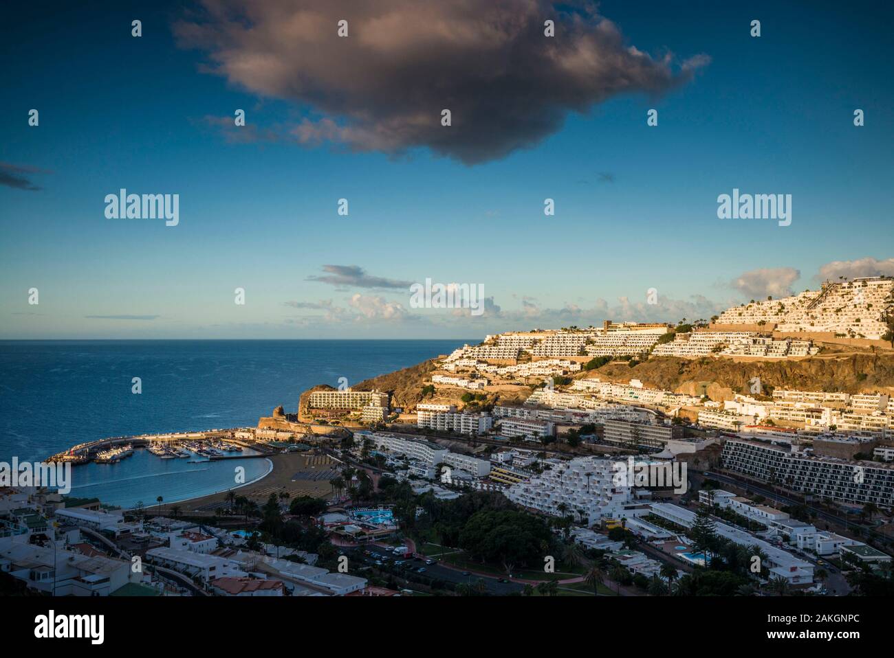 Espagne, Canaries, Gran Canaria Island, Puerto Rico, high angle view resort Banque D'Images