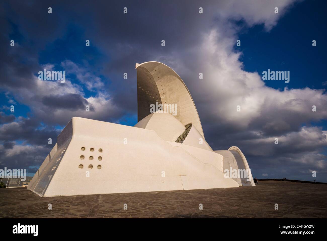 L'Espagne, Iles Canaries, Tenerife, l'île Santa Cruz de Tenerife, Auditoio de Tenerife Auditorium, conçu par l'architecte Santiago Calatrava Banque D'Images