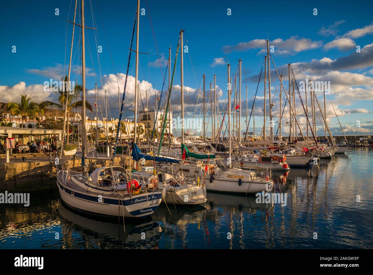 Espagne, Canaries, Gran Canaria Island, Puerto de Mogan, le Marina, coucher du soleil Banque D'Images