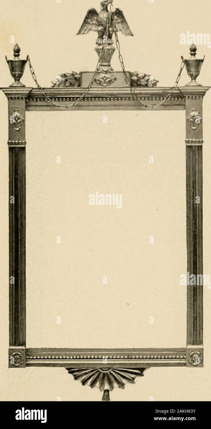 Catalogue de l'époque coloniale de miroirs. . N° 1071. Hauteur, 44 in. Largeur. En 26. Miroir, 22 x 16 in. L'acajou et l'or. Aigle sculpté à la main.. N° 1083. La hauteur. 43 in. Largeur. En 22. Miroir. 26 x 18 in. Dorée à la feuille d'or, un peu ancien. C'est faite après un ancien cadre construit o : le caractère de Hepplewhite, design et est semblable à celui mentionné par Francis Clary Morse en mobilier de l'ancien temps. Banque D'Images