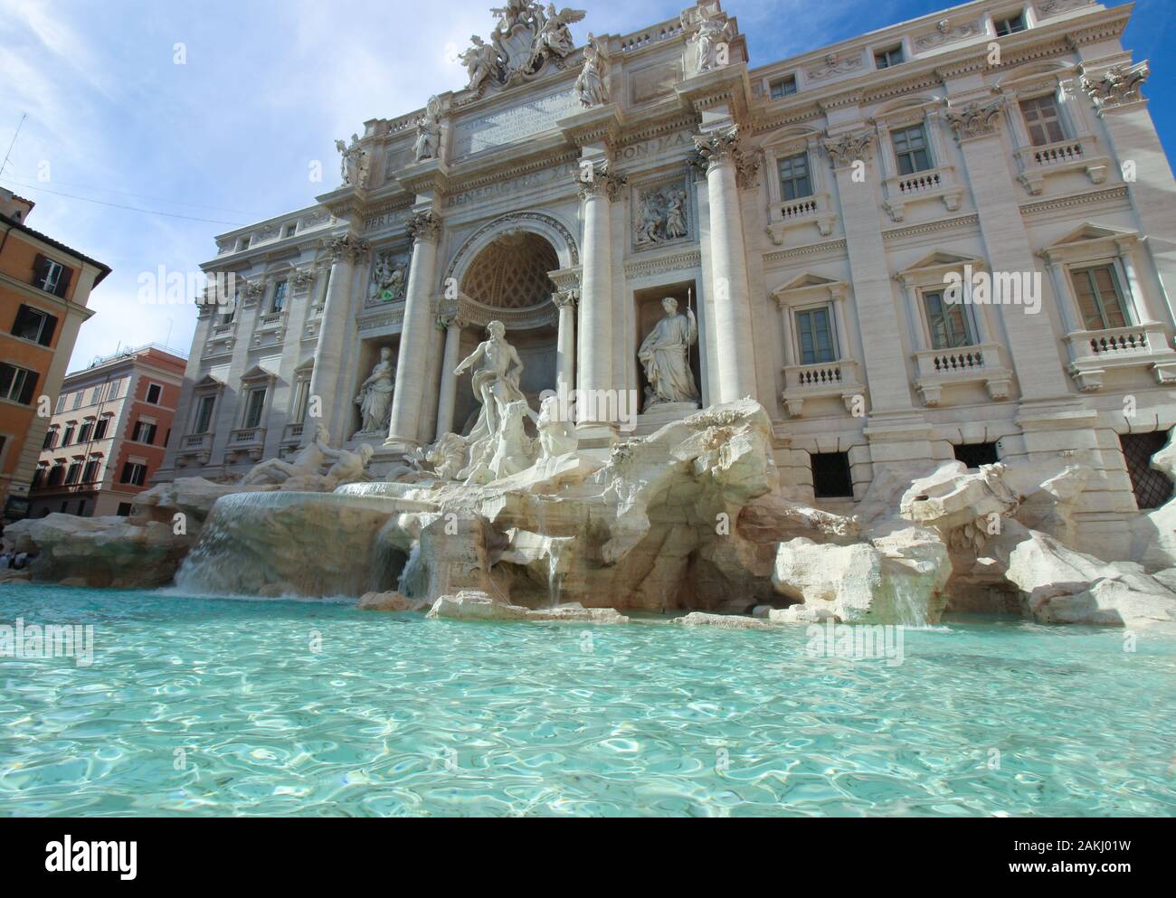 Vue panoramique sur la célèbre fontaine de Trevi à Rome, Italie Banque D'Images