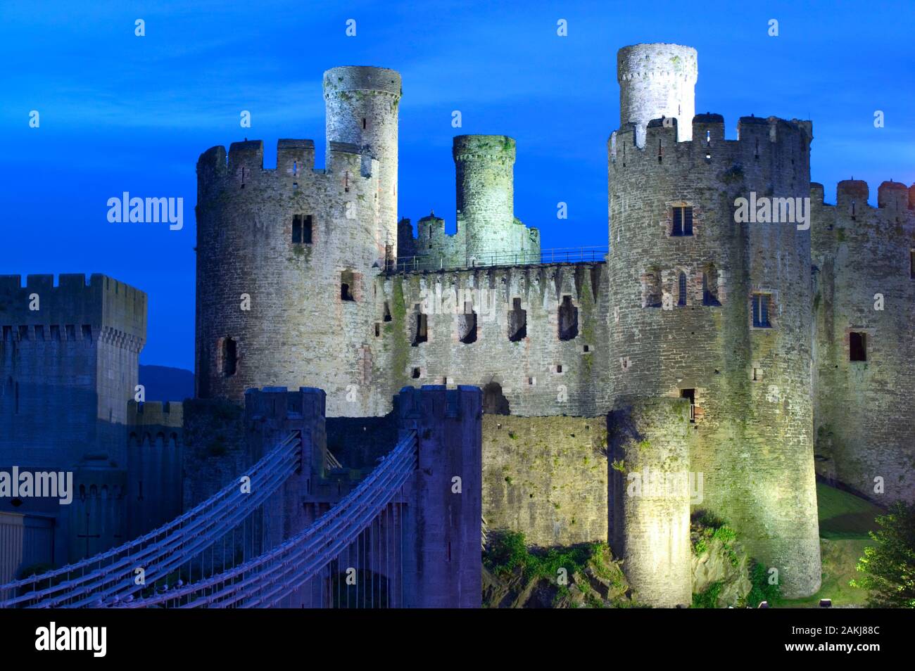 Château de Conwy Conwy Wales au crépuscule Banque D'Images