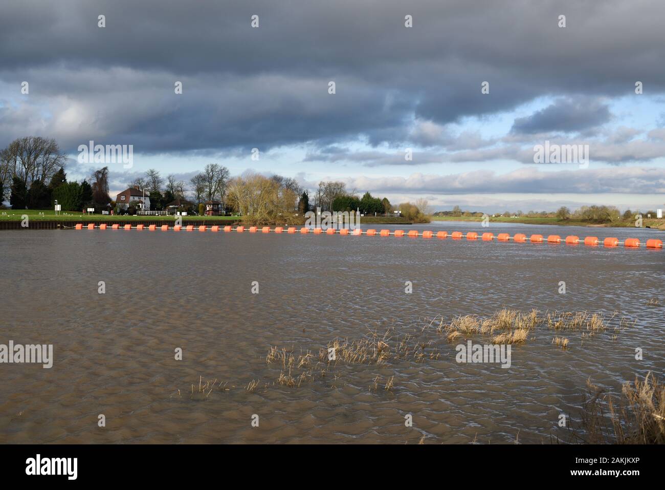 Cromwell Lock ou Weir River North Dorset UK,Trent. Banque D'Images
