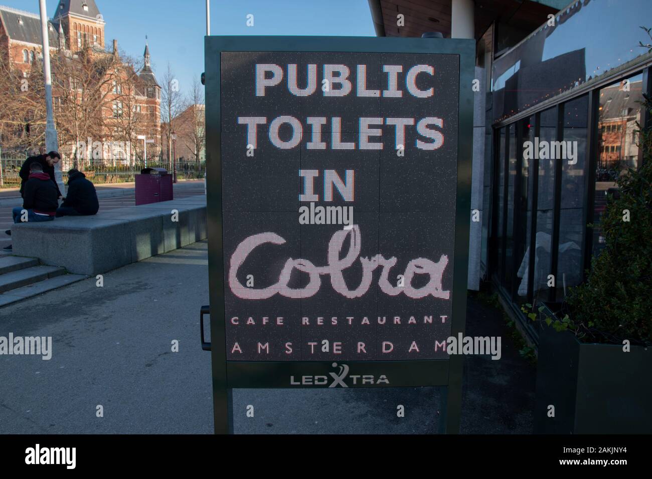 Les toilettes publiques de panneaux dans le Cobra Café Restaurant à Amsterdam aux Pays-Bas 2019 Banque D'Images