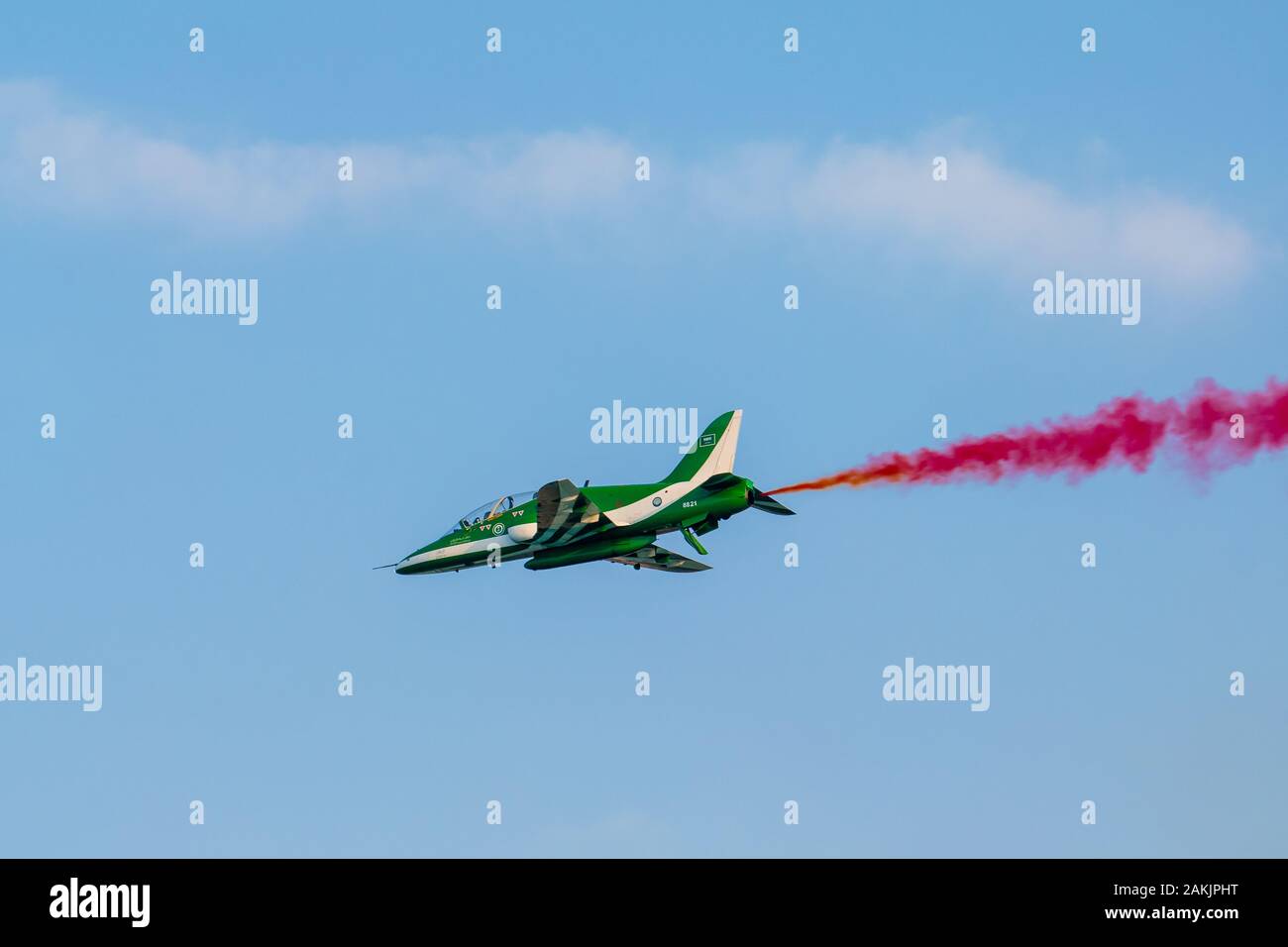 Saoudiens Hawks : avion BAE Hawk de 1 A de l'équipe d'exposition de vol de la Royal Saudi Arabian Air Force en action Banque D'Images