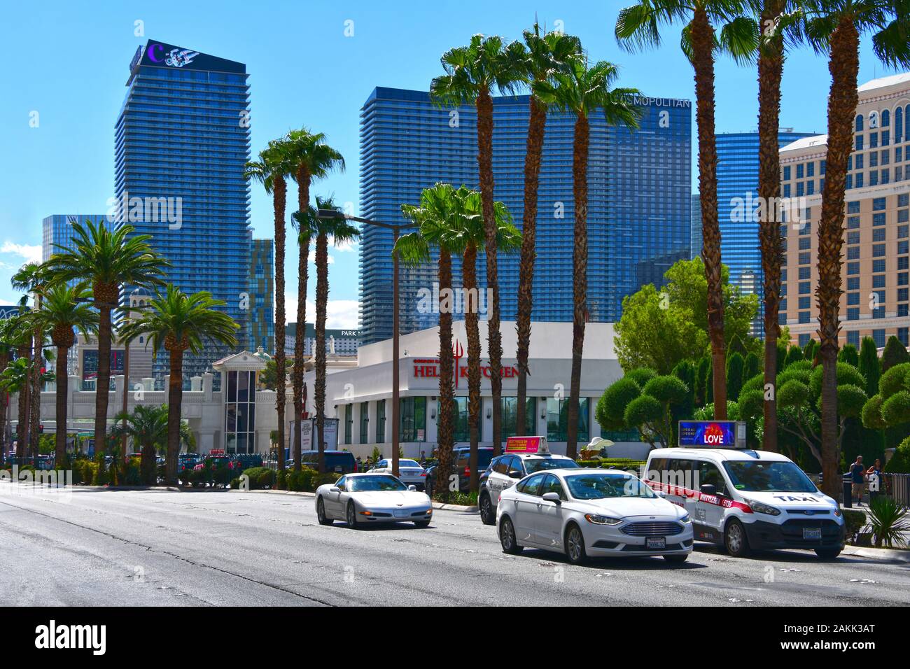 Las Vegas NV, USA 09-30-18 Le Strip de Las Vegas est connue pour la congestion du trafic et les personnes à la recherche d'attractions touristiques, hôtels et casinos. Banque D'Images