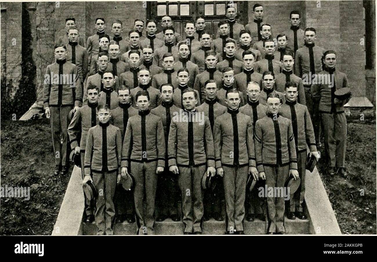 Bomb . Dirigeants du Club Richmond P. O. Miller Président W. C. Marshall C. W. Saunders, vice-président Secrétaire-trésorier Jr Adams, K., J. F. Anthony C.Archer, W. W.Barksdale, J. R.Blankenship, J. M.Brandon, R. C., un Bricgs. S.burress, c. a. Campbell, A. K., J. J. Chapin Campodonico, a. L.Downs, L. M.Franklin, A. G. Frankun, E. C. Garrett, T. J.Glazebrook, M. un.goddin, j. c.Goodridge, G. McG Membres Gray, J. S.GwATHMEY, A. T.Hankins, J. D. Hankins, M. L.Hammond, C. R. Harman, a. W.HoEsoN, J. R. A.Hopkins, W. A.Lynch, P. G. Martin, R. W. P.Meisel, a. L.Morrison, S. H. NELSON. N. H. Norman, R. G. Parkinson, J. Banque D'Images