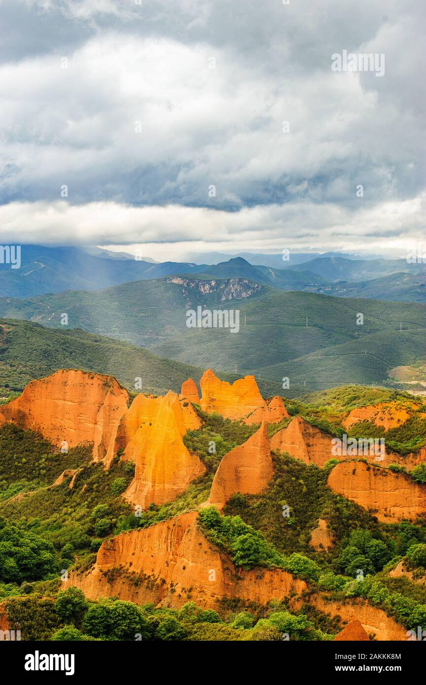 Vue sur Las Medulas - site historique romain d'extraction d'or près de Ponferrada, Espagne. Banque D'Images