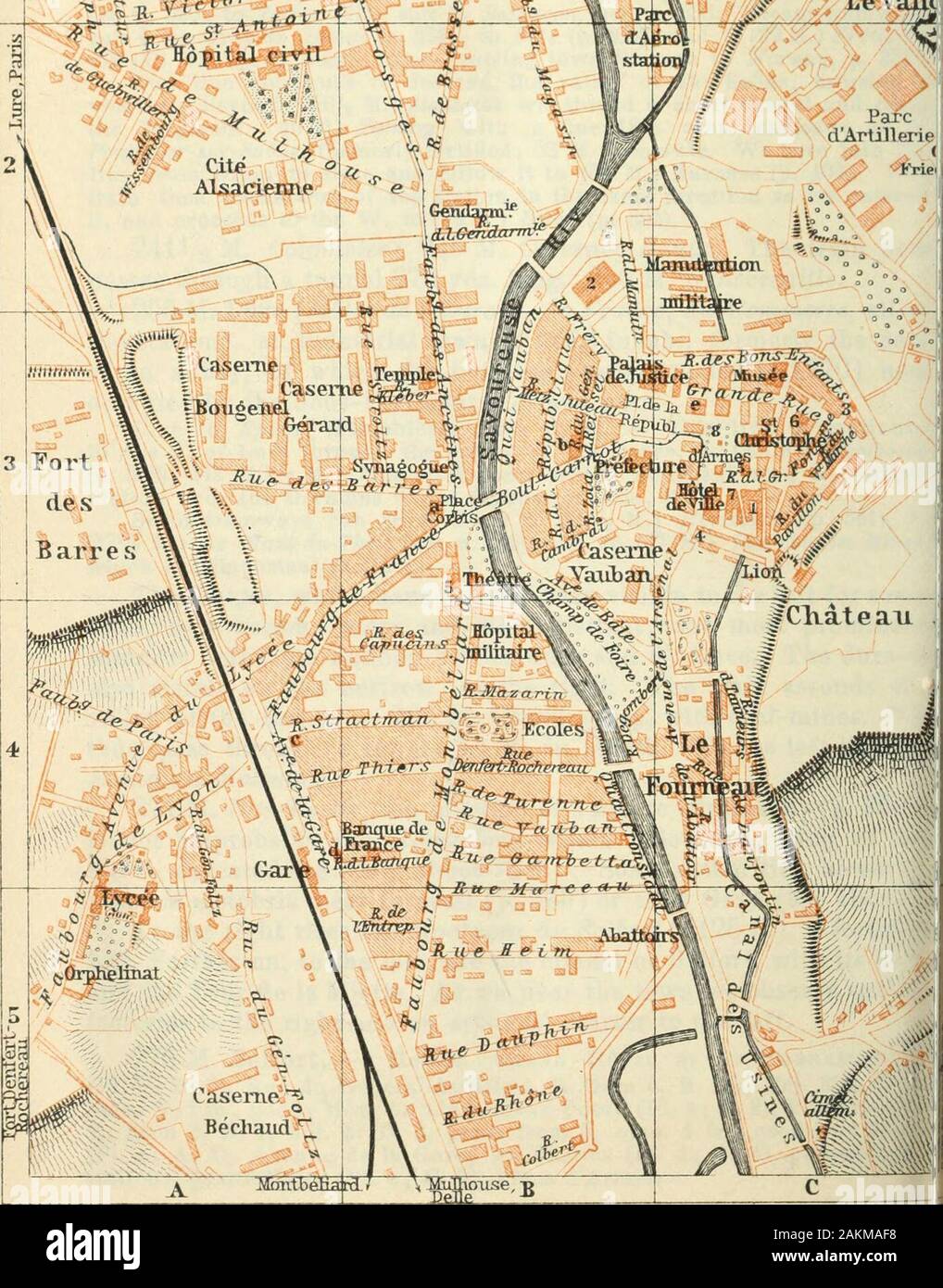 Le nord de la France : à partir de la Belgique et de la Manche à la Loire, à l'exclusion de Paris et ses environs : manuel pour les voyageurs . i i : LFQ) 1:16,000 100 200 300 400 * 0 SCO- ^ * Un arsenal C 3 •  % % *IMarcfieconvert M B2 % ZTortedeSrisuchZ^- f un^X mètres ! SAivte etTHegraphe ^^ B 3, Préfecture de l'Ana 1 Prison . 665 ; 8£.(^uaiidr2iiime.. Grave et iniprimp^er je paiWa !J)pour Hclfort Xeipzig,l'EBES. BELFORT. 45. Itinéraire. , 323. 9^^^* n**f^ Thmre et Restaurant Danjean, Faubourg de Montbe-hard 6 près du poat-off.ce (PI. 5, B, 3) ; CAF4 de la ^o"rw, Faubourg deqJI^^ ^»^^-f/"F"*. Place de la République : et un Banque D'Images