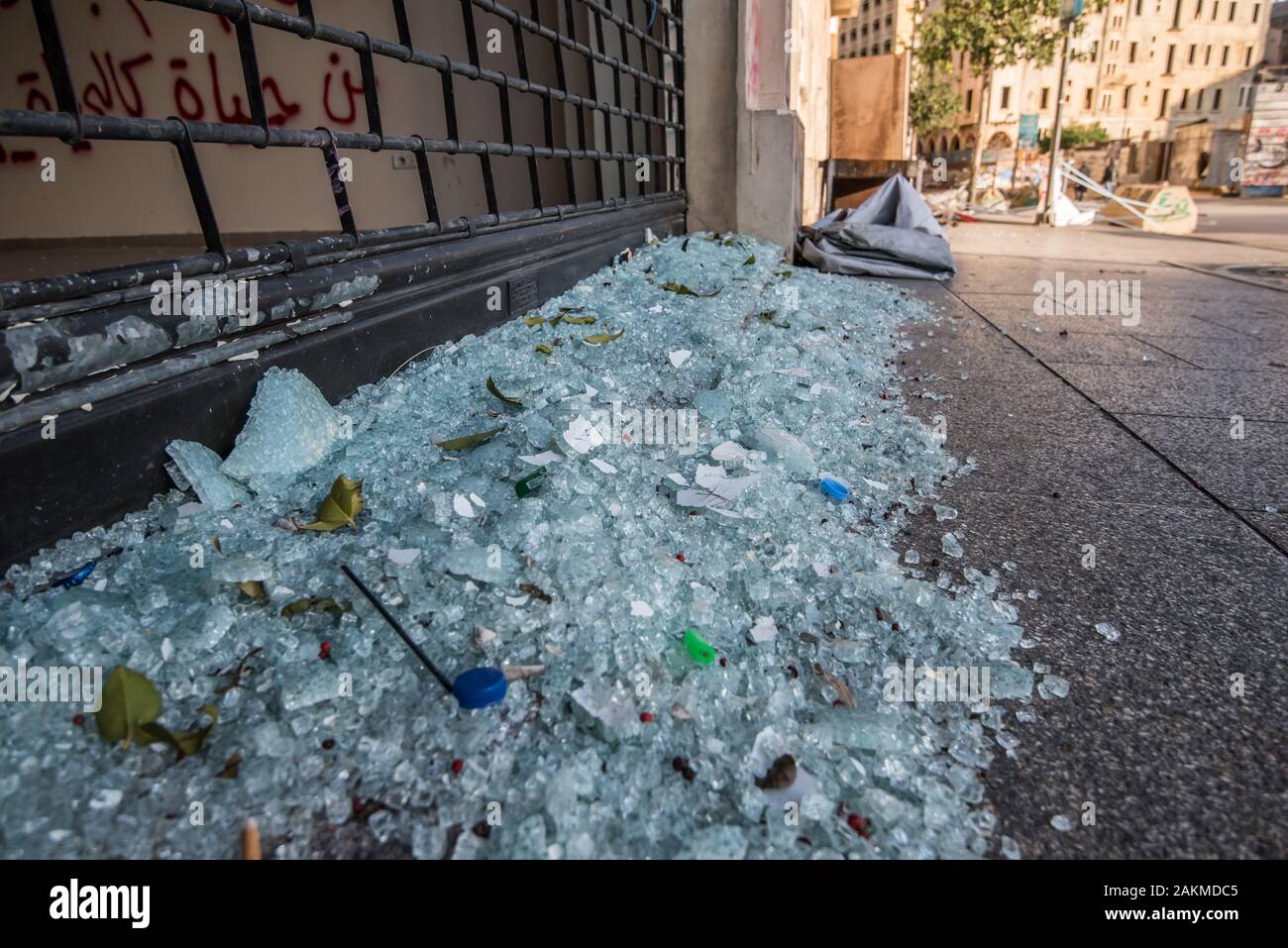 Vitrine vandalisée et brisé Banque D'Images