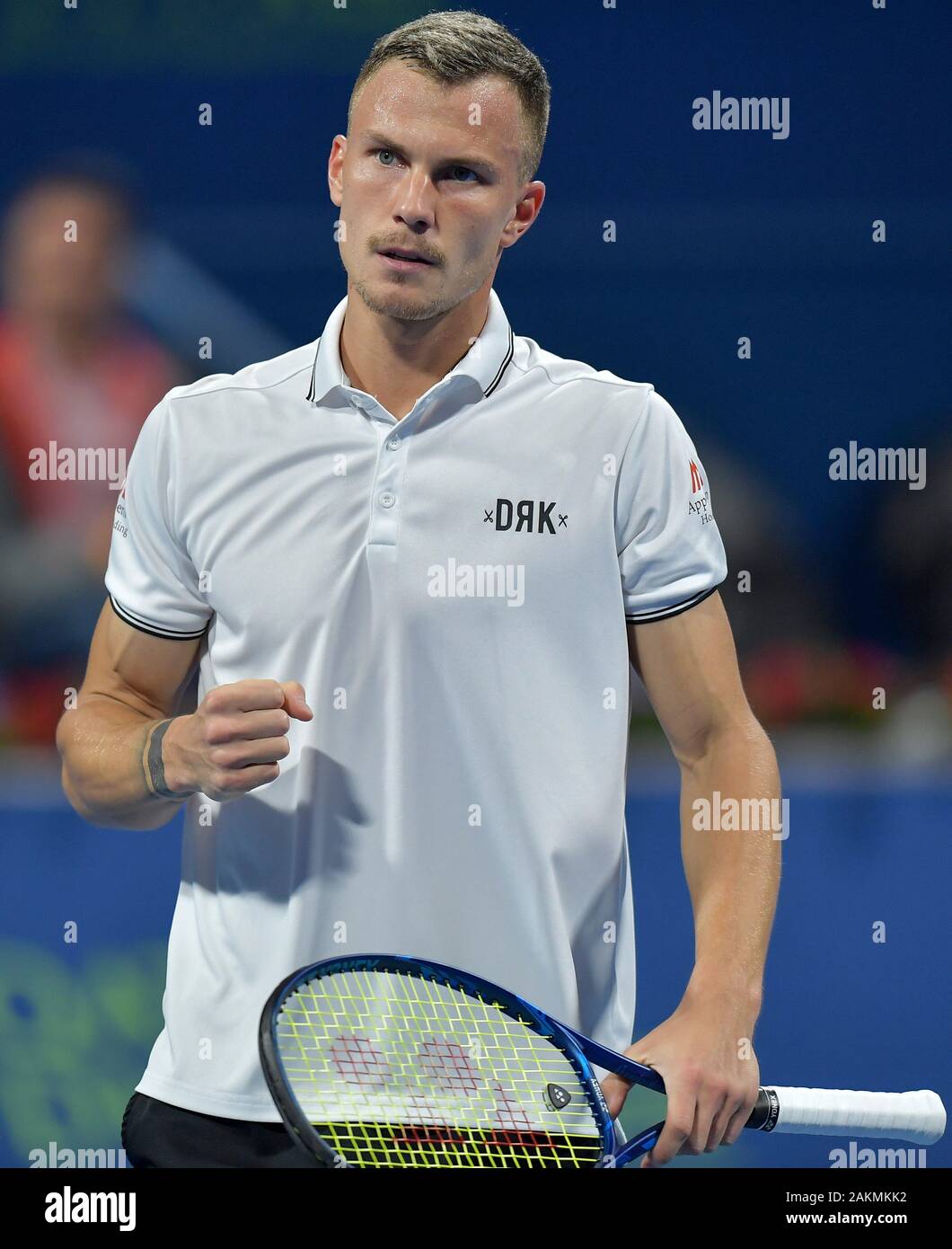 Doha, Qatar. Jan 9, 2020. Marton Fucsovics réagit de la Hongrie au cours du  match quart des célibataires contre Miomir Kecmanovic de Serbie au tournoi  de tennis ATP Open du Qatar à