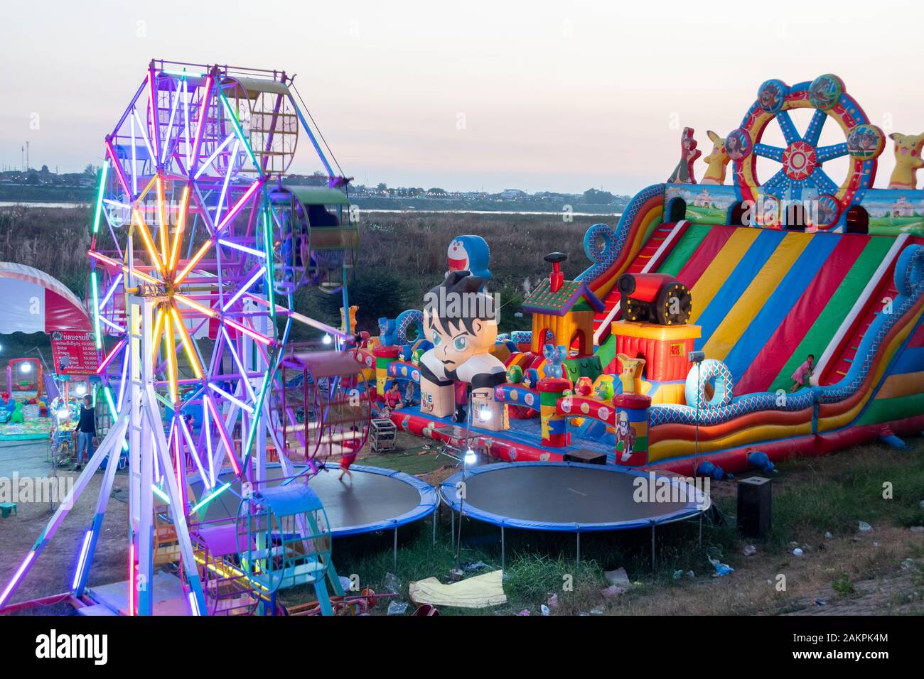 Chao Anouvong foire dans parc, à côté de la rivière du Mékong, Vientiane, Laos Banque D'Images