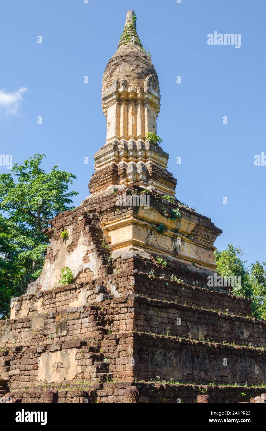 Stupa de style Sukhothai à wat jedi jed taew, Sukhothai, Thaïlande Banque D'Images