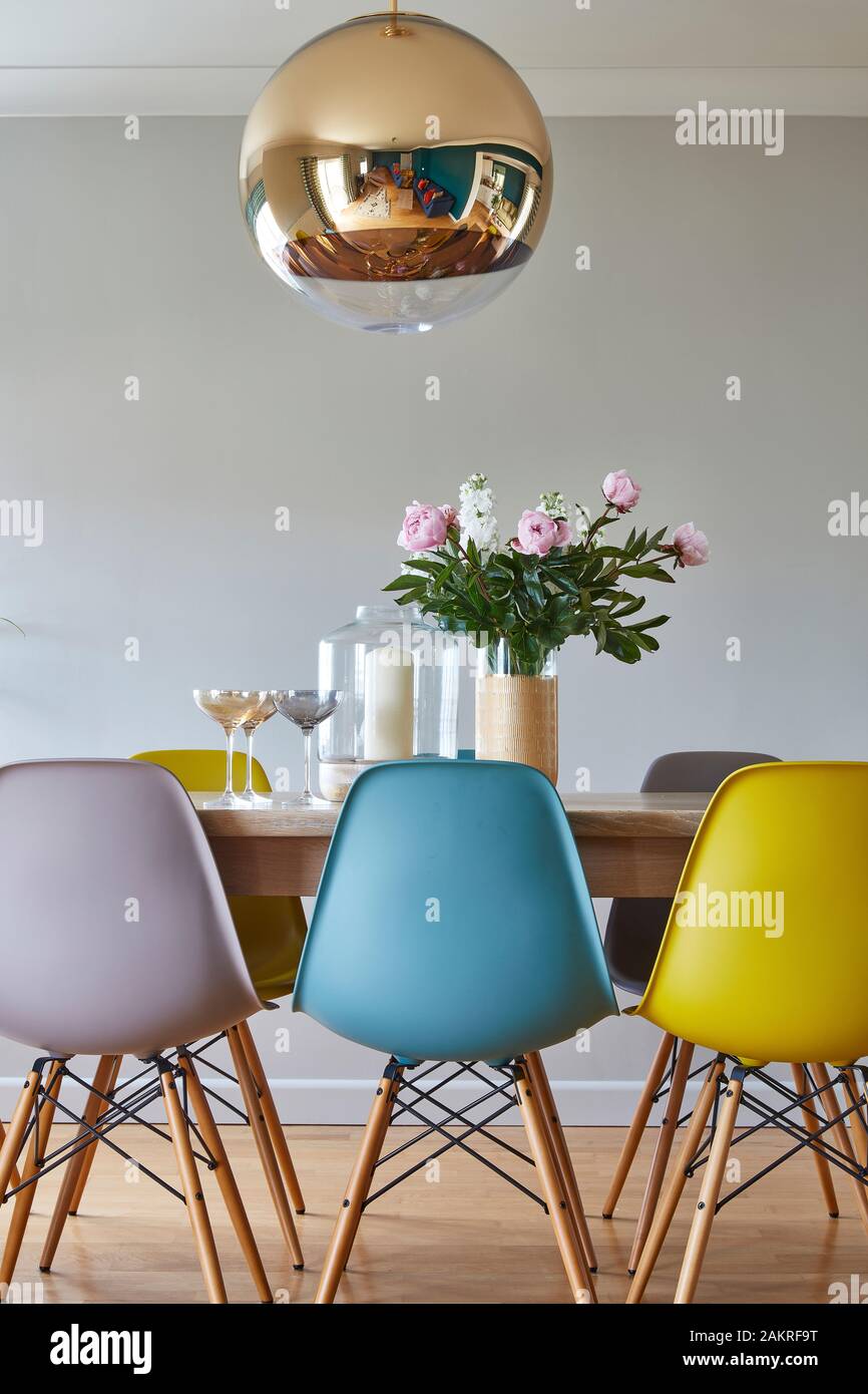 table de salle à manger avec couleur Banque D'Images