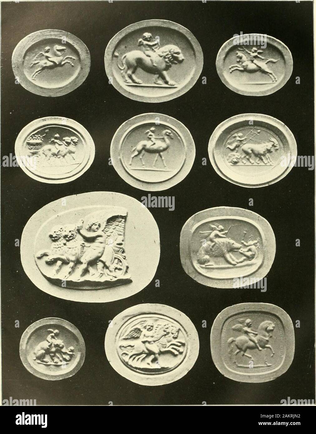 Skvlptvr figvr Dekorative :, ornement, architektvrplastik havptepochen kvnst avs den der . J3 WP ao u 1/5 6 3 ö H-1 o 22. Antike Gemmen (5 fache Vergrösserung). 23 Banque D'Images