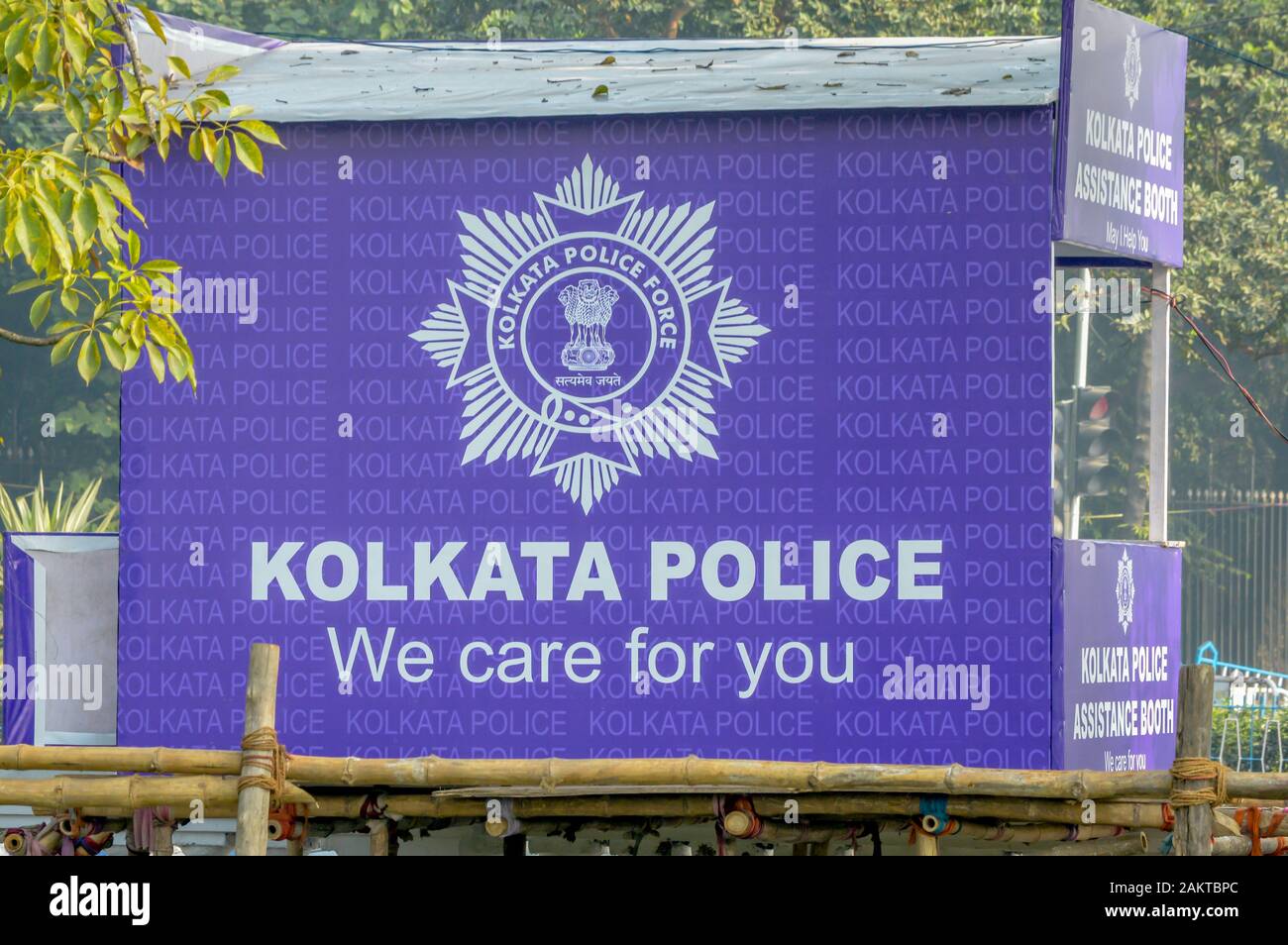 Kolkata, Bengale de l'Ouest / Inde - 11 novembre 2019: Cabine d'assistance de police de Kolkata (petit poste de police construit dans divers endroits autour de la ville à faci Banque D'Images