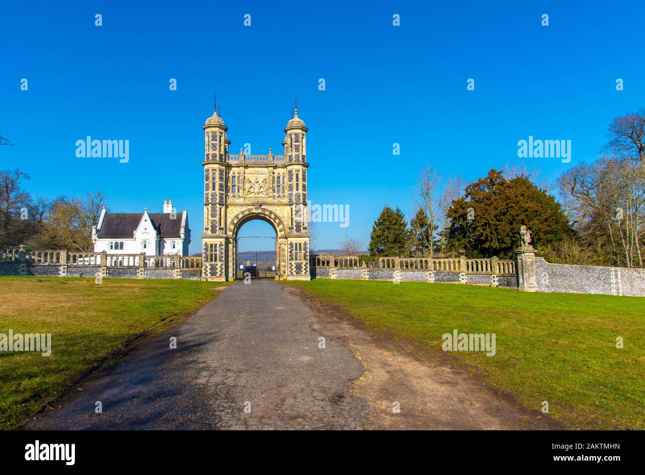 ASHFORD, Kent, UK - 15FEB2019 : Eastwell Towers ont été les premiers à gatehouse Eastwell Park à Boughton Lees. Le bâtiment classé Grade II a été complété Banque D'Images