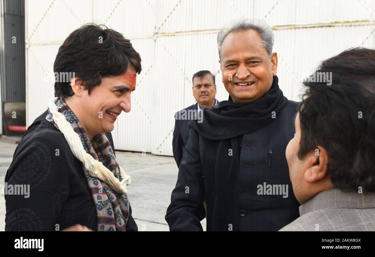 Jaipur, Inde. 10 janvier, 2020. Le Secrétaire général et chef du Parti du Congrès Priyanka Gandhi Vadra avec Ashok Gehlot Ministre Chef du Rajasthan à Jaipur. (Photo by Sumit Mamadou Diop/Pacific Press) Credit : Pacific Press Agency/Alamy Live News Banque D'Images