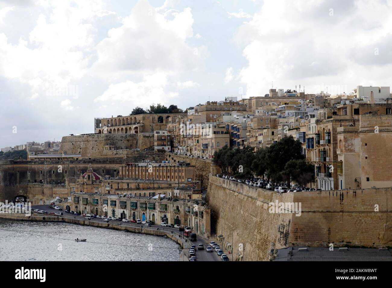 Blick Vom Lower Barrakka Garden Auf Vallettas Waterfront, Valletta, Malte Banque D'Images