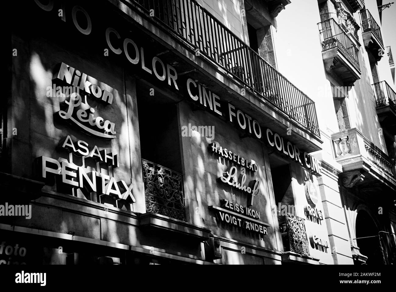 Photo Shop Front Barcelone Banque D'Images