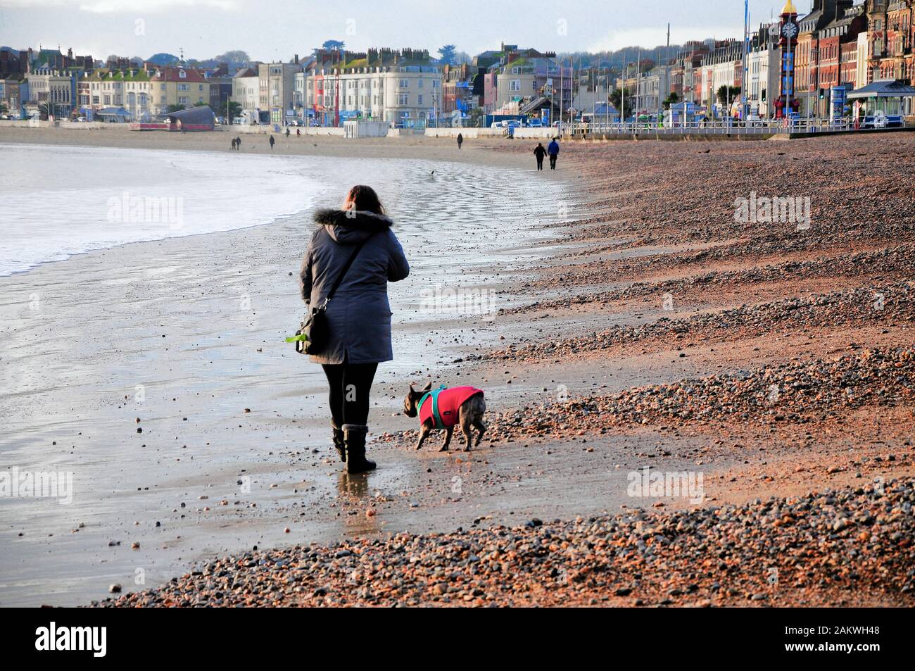 Weymouth. 10 janvier 2020. Météo britannique. Les gens à sortir tôt pour profiter d'un jour sec à Weymouth. crédit : Stuart fretwell/Alamy Live News Banque D'Images