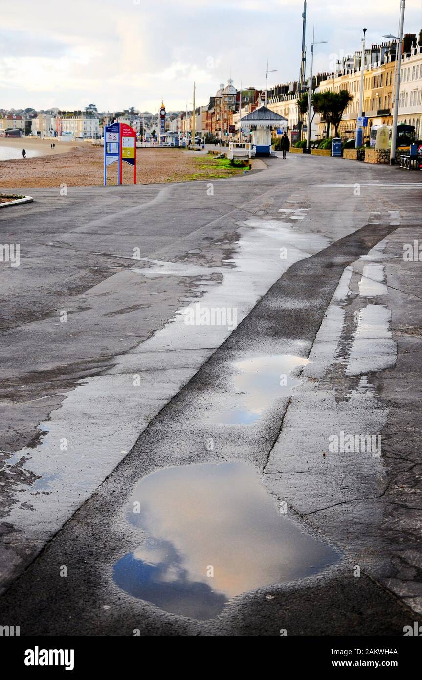 Weymouth. 10 janvier 2020. Météo britannique. Les gens à sortir tôt pour profiter d'un jour sec à Weymouth. crédit : Stuart fretwell/Alamy Live News Banque D'Images