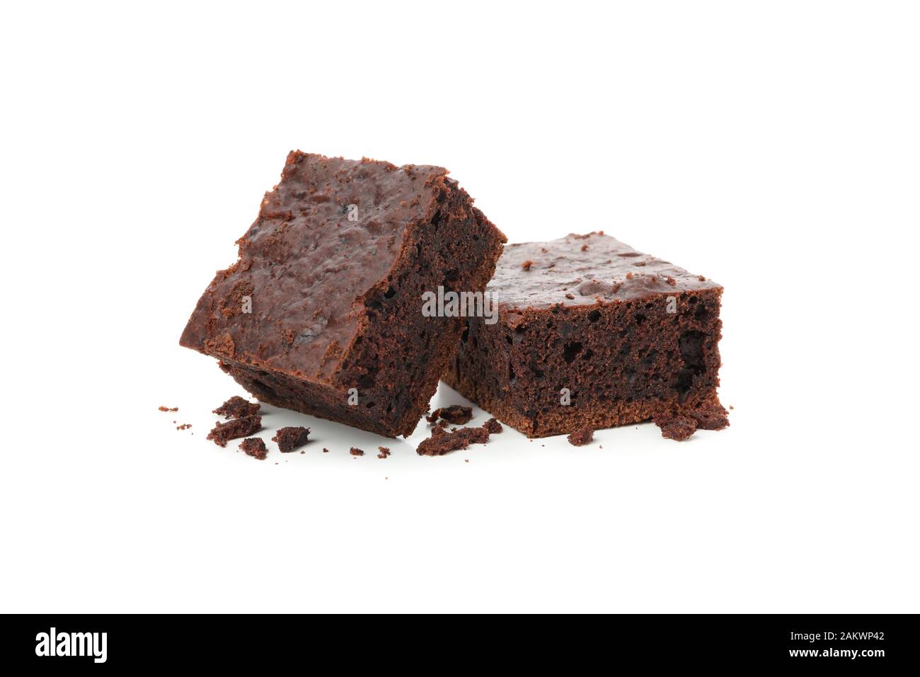 Délicieux gâteau au chocolat tranches isolé sur fond blanc Banque D'Images